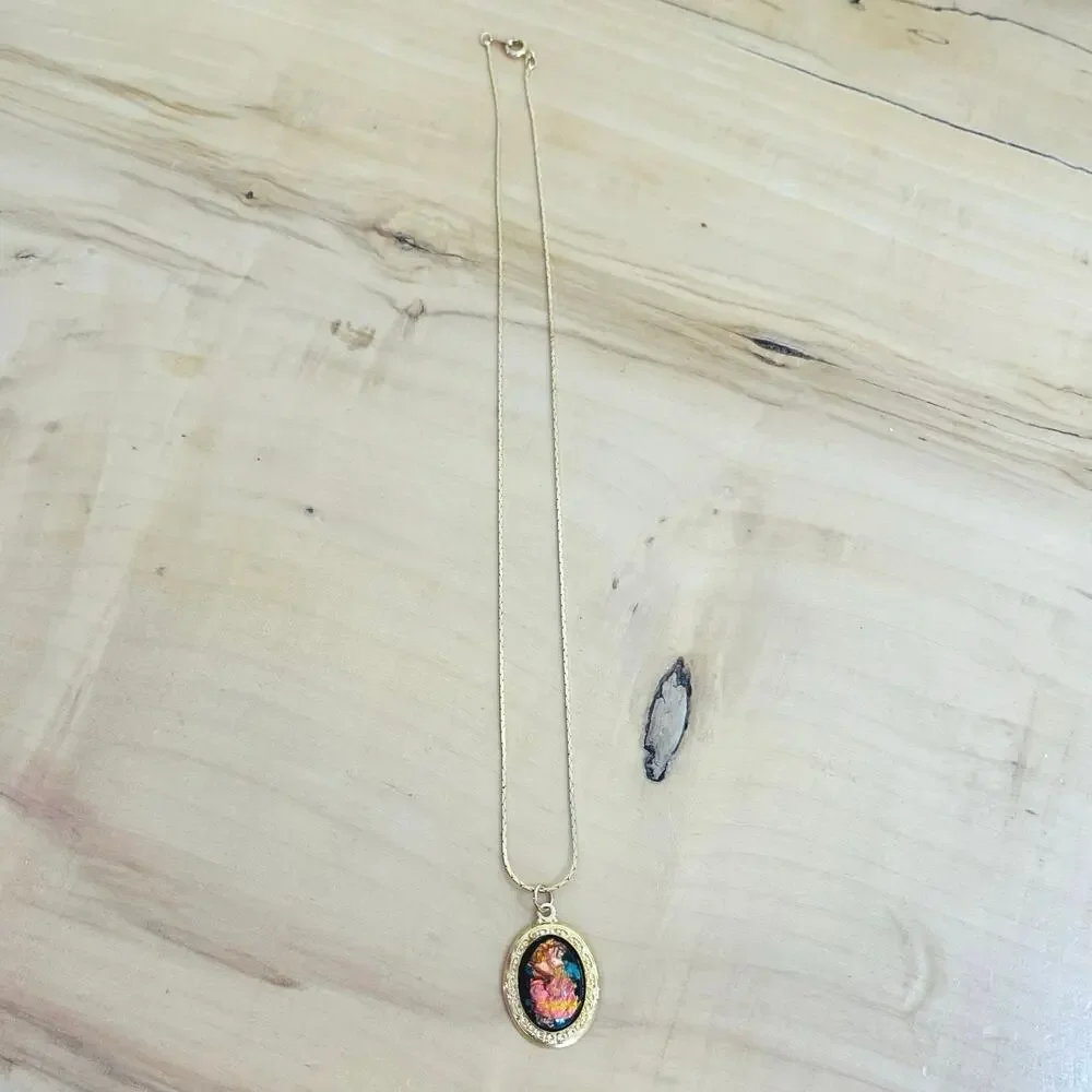 Necklace Pendant Vtg Foil Art Domed Rainbow Flake Victorian Style Ornate - Picture 12 of 12